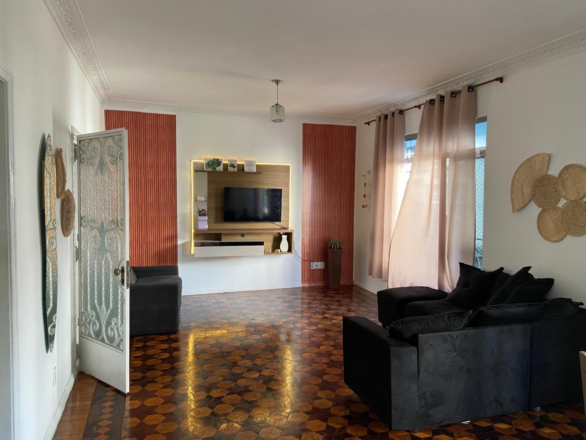 Apartamento Espacoso E Bem Localizado Em Copanema Apartamento *